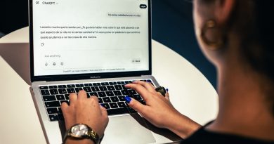 El uso de ChatGPT como psicólogo crece, pero tiene sus riesgos: refuerza el egocentrismo y las ideas paranoides