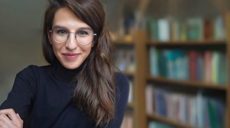 Katarzyna Basinska, investigadora: “Será normal que a mucha gente le apetezca chatear con sus seres queridos muertos” Katarzyna Basinska, investigadora: “Será normal que a mucha gente le apetezca chatear con sus seres queridos muertos”