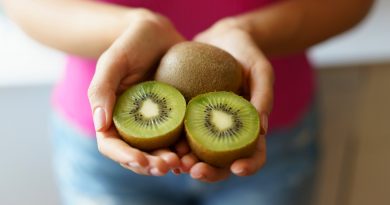 Es oficial: el kiwi “ayuda a ir al baño”… y reabre el debate sobre la publicidad alimentaria