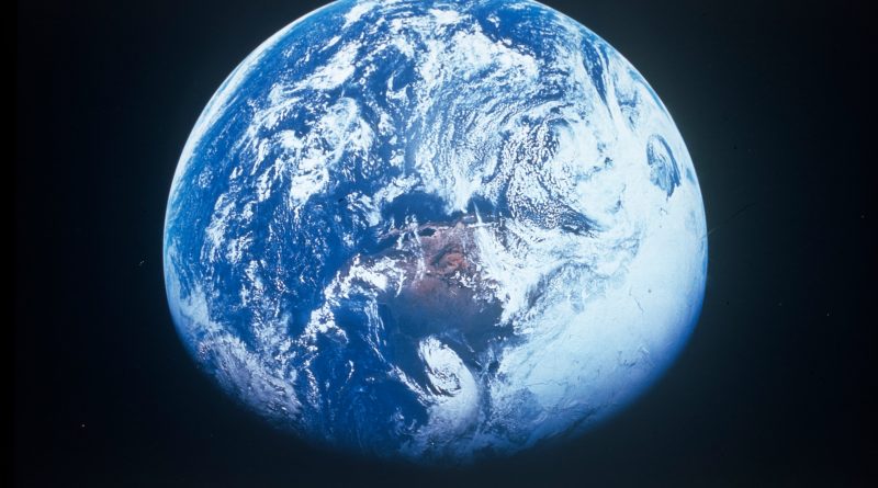 La Tierra pierde su equilibrio: el norte del planeta se está oscureciendo