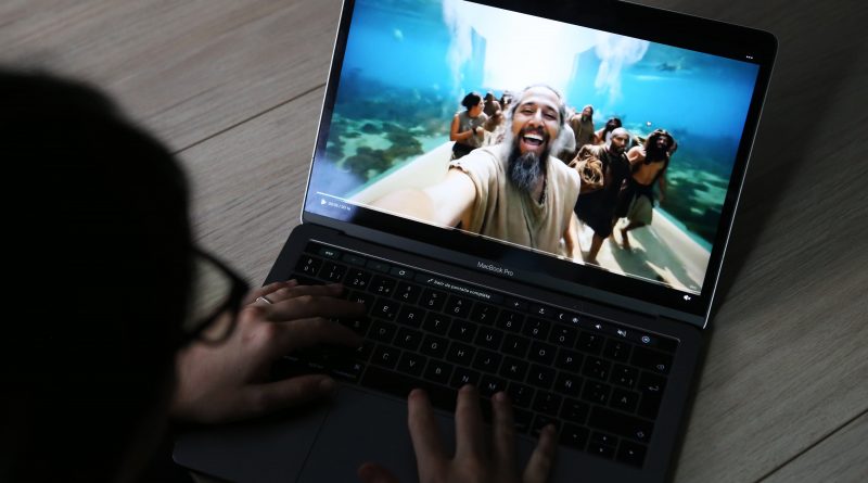 ¿Rezar con una máquina? La inteligencia artificial empieza a creer en Dios