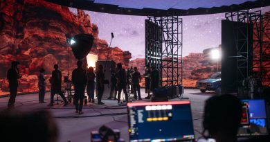 A Coruña presenta en San Sebastián el estudio que la convertirá en meca del cine y las series