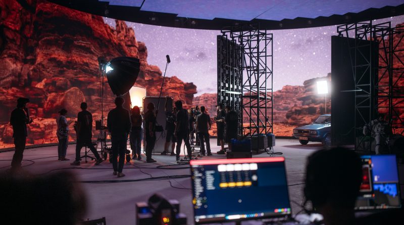 A Coruña presenta en San Sebastián el estudio que la convertirá en meca del cine y las series