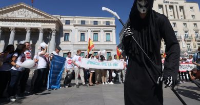 “¡Viva España, muera la muerte!”. Un evento en Madrid enreda el rigor y el esperpento de la ciencia contra el envejecimiento