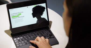 El Gobierno negocia una compensación a los autores por usar sus obras para entrenar a Alia, la IA española