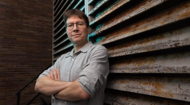 Miguel Pita, genetista: “En el enamoramiento se activan mecanismos para que sufras en el desamor”