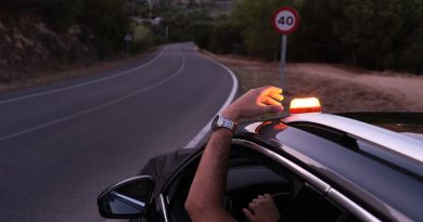¿Comparte la baliza V16 nuestra posición cuando está apagada? Las dudas sobre el nuevo accesorio obligatorio para los coches