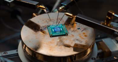 El chip más alto del mundo crece hacia arriba para burlar los límites de la informática: ¿adiós a la ley de Moore?