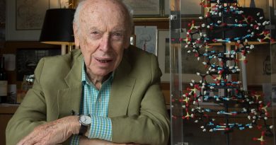 Muere James Watson, descubridor de la enigmática estructura del ADN, a los 97 años