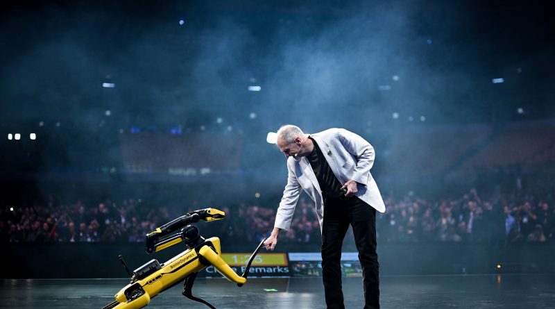 ¿Robots cuadrúpedos, humanoides o industriales? De Fukushima a los almacenes de Amazon, las máquinas trabajadoras conquistan el mundo físico ¿Robots cuadrúpedos, humanoides o industriales? De Fukushima a los almacenes de Amazon, las máquinas trabajadoras conquistan el mundo físico