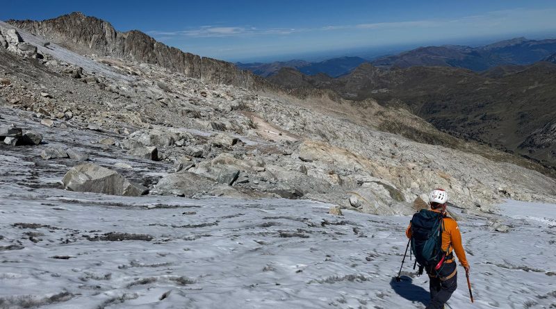 El Aneto agoniza: el mayor glaciar de España queda partido en tres y acelera su desaparición