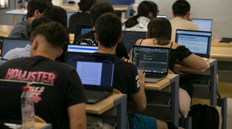 “No podemos hacer nada”: la IA permite copiar en exámenes de universidad con una facilidad nunca vista