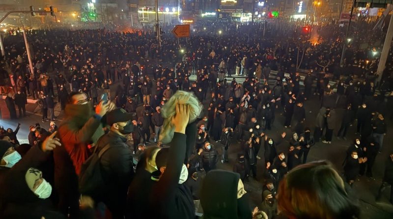 Apagón de internet en Irán: así funciona el arma digital de los regímenes autoritarios para acallar a la población